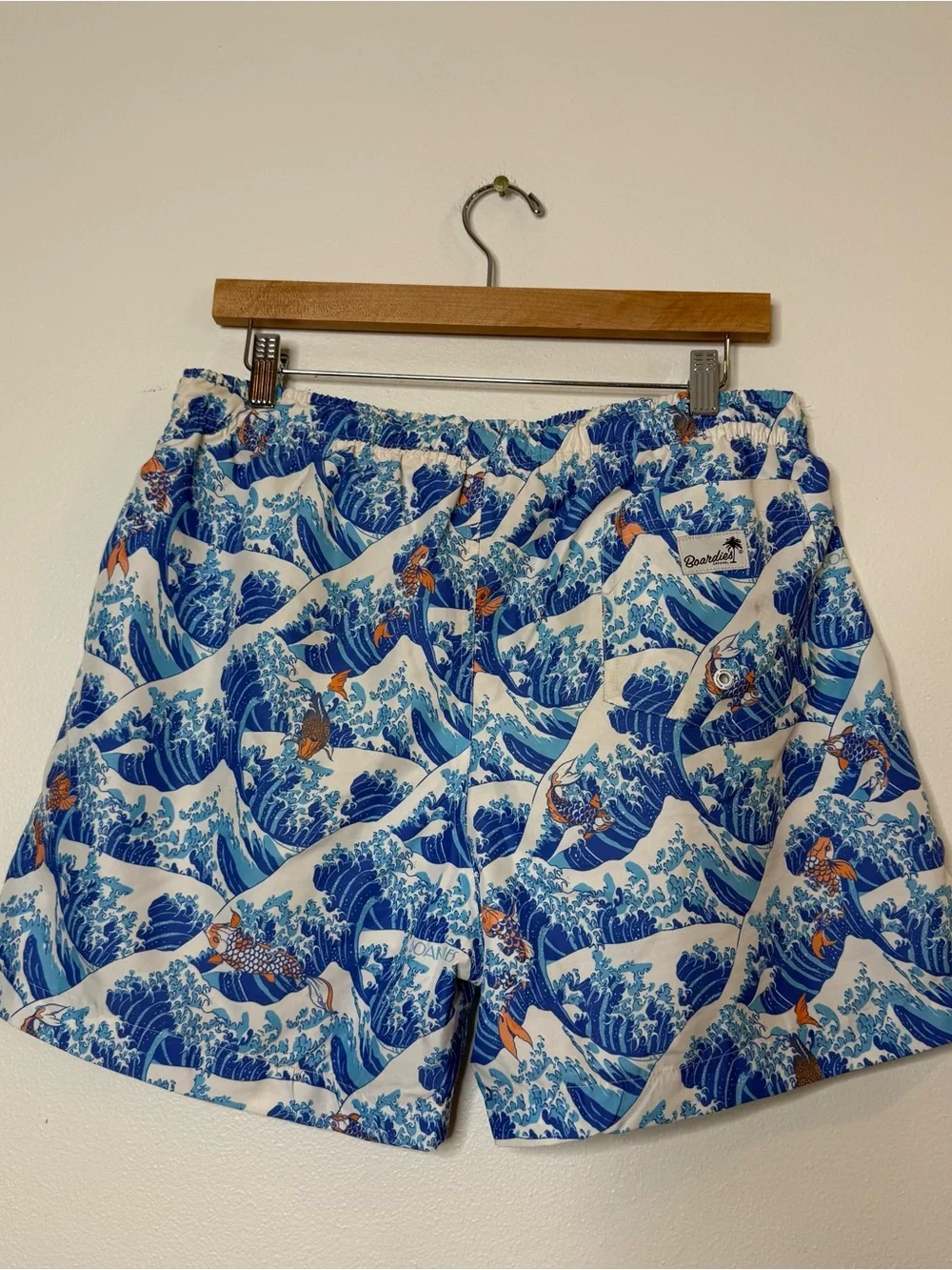 Men’s Boardies Koi Waves Board Shorts Swim Trunks size large 5 inch inseam